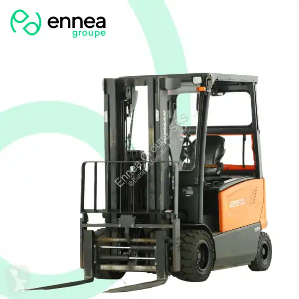 Affaire À Saisir Chariot élévateur électrique Doosan occasion